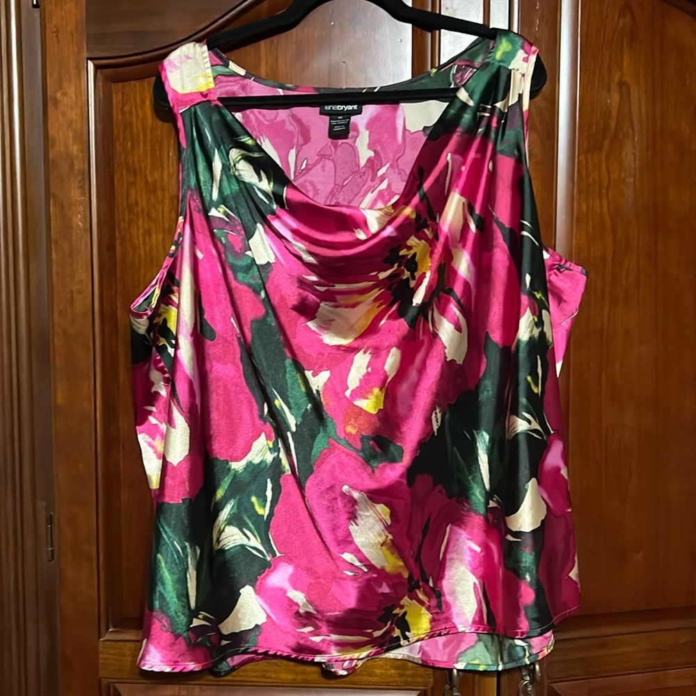LANE BRYANT Sleeveless colorful top Size 26